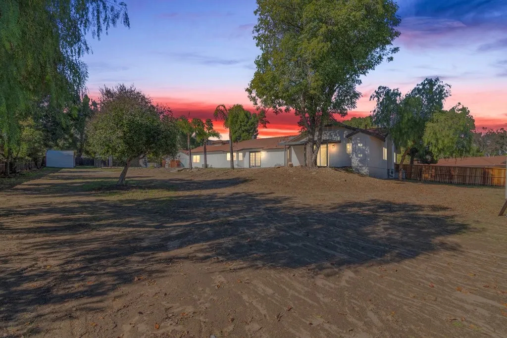 15175 Macias, Lake Elsinore, California 92530 home-pic-60