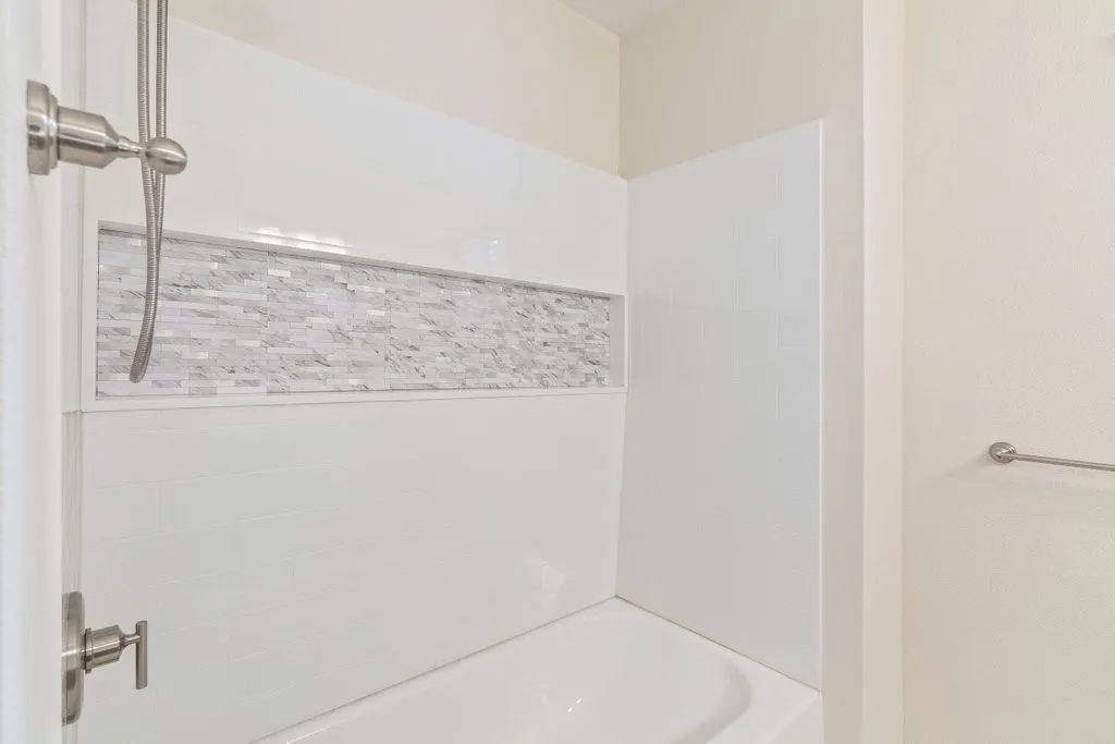 15175 Macias, Lake Elsinore, California 92530 home-pic-15