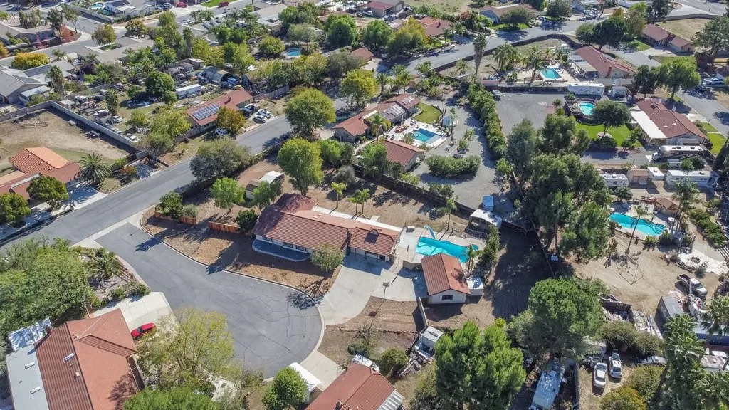 15175 Macias, Lake Elsinore, California 92530 home-pic-57