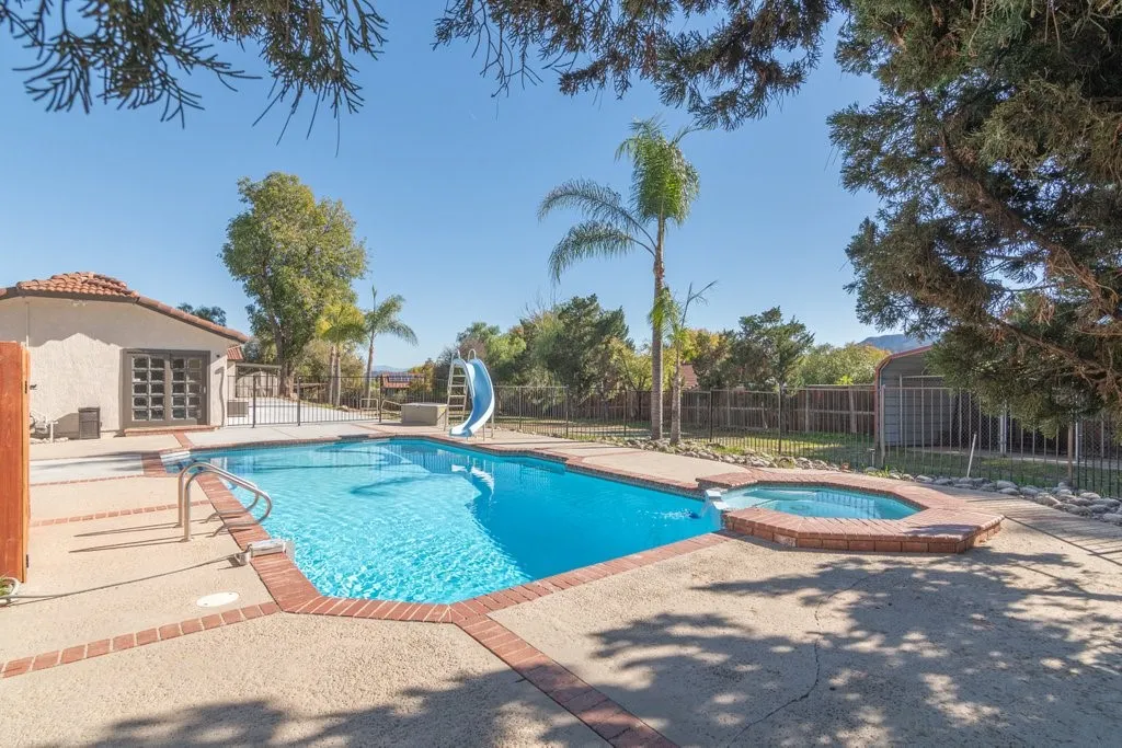 15175 Macias, Lake Elsinore, California 92530 home-pic-30