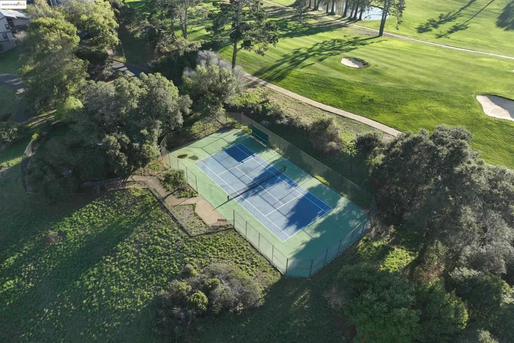 407 Vista Heights Rd, El Cerrito, California 94530 home-pic-49