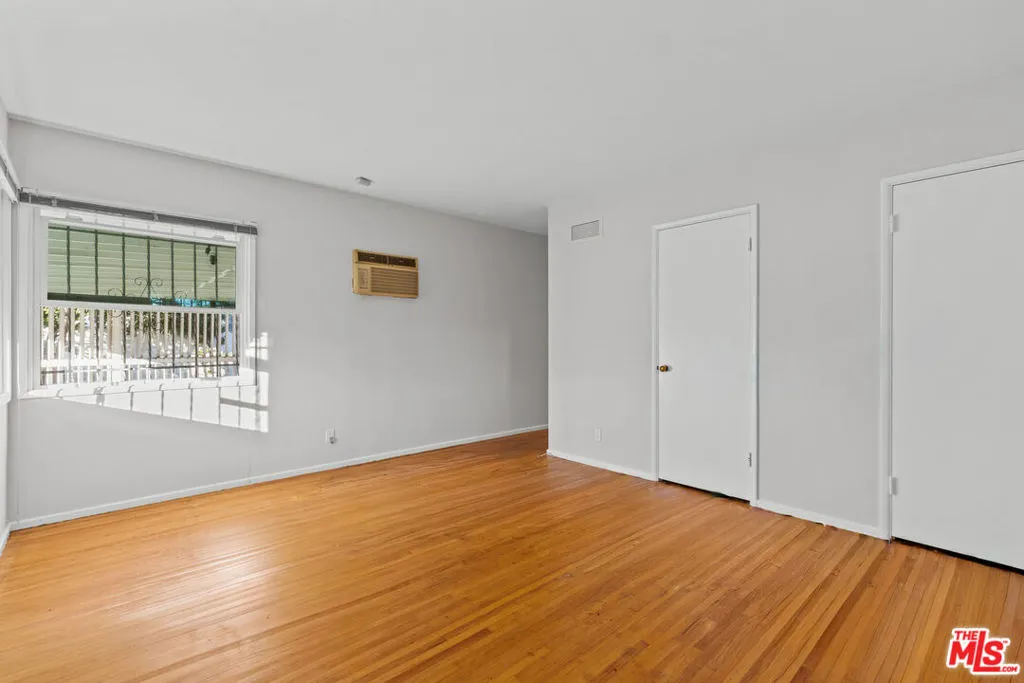 5733 Colfax Avenue, North Hollywood, California 91601 home-pic-12