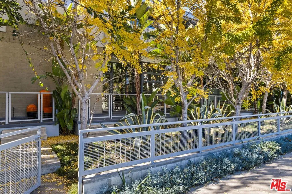 1534 17th Street 102, Santa Monica, California 90404 home-pic-15