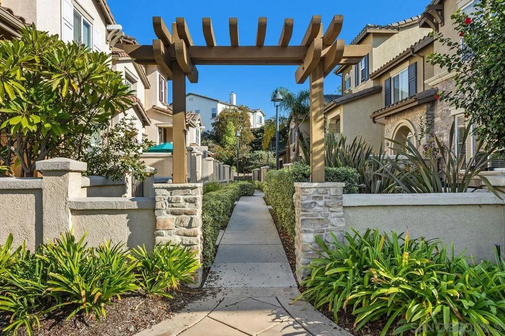16913 New Rochelle Way 83, San Diego, California 92127 home-pic-28