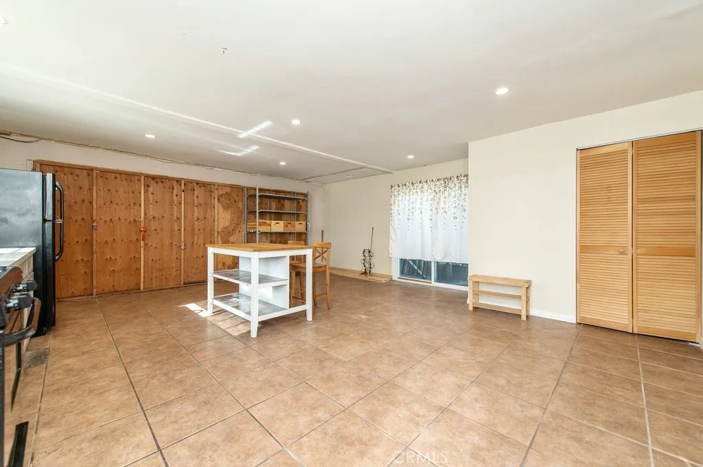 922 N 4th Avenue, Upland, California 91786 home-pic-23