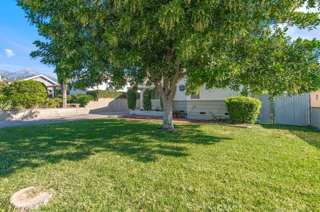 922 N 4th Avenue, Upland, California 91786 home-pic-3