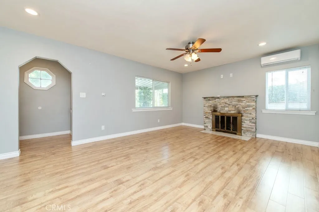 922 N 4th Avenue, Upland, California 91786 home-pic-4