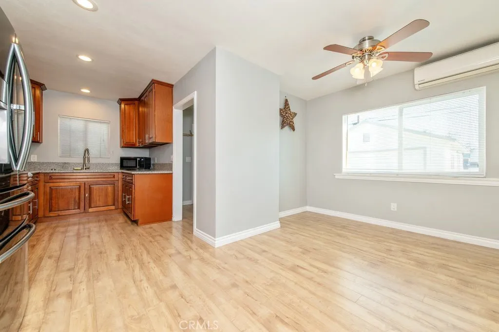 922 N 4th Avenue, Upland, California 91786 home-pic-8