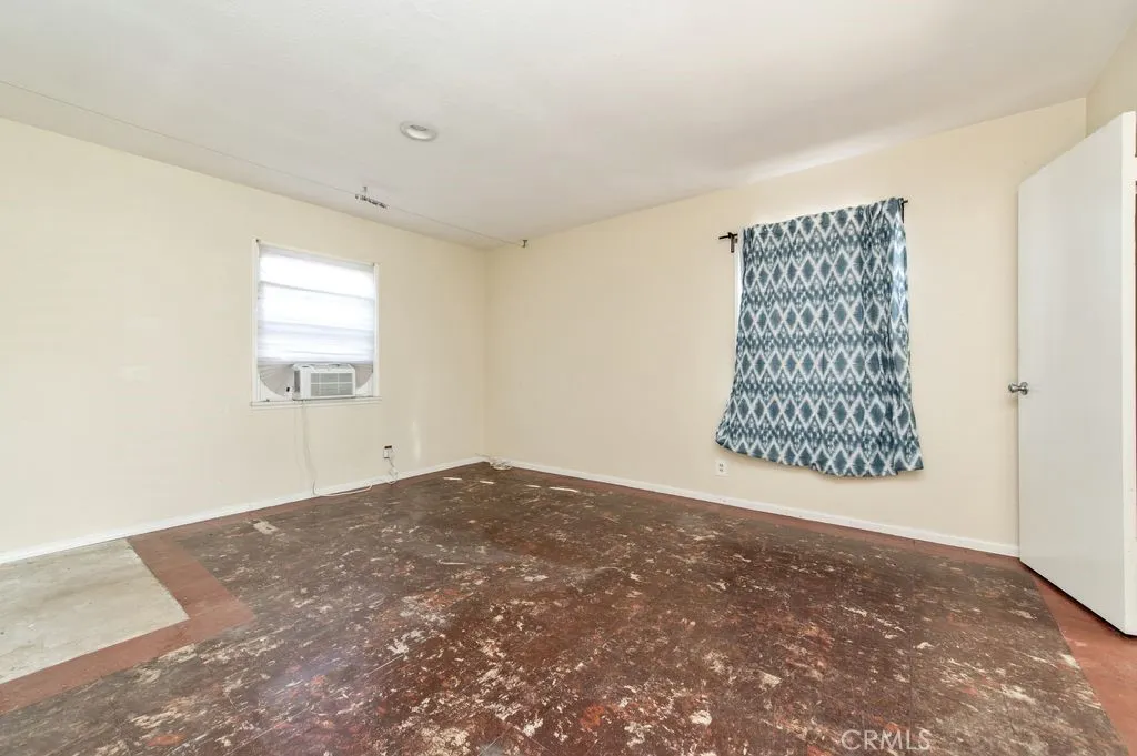 922 N 4th Avenue, Upland, California 91786 home-pic-26