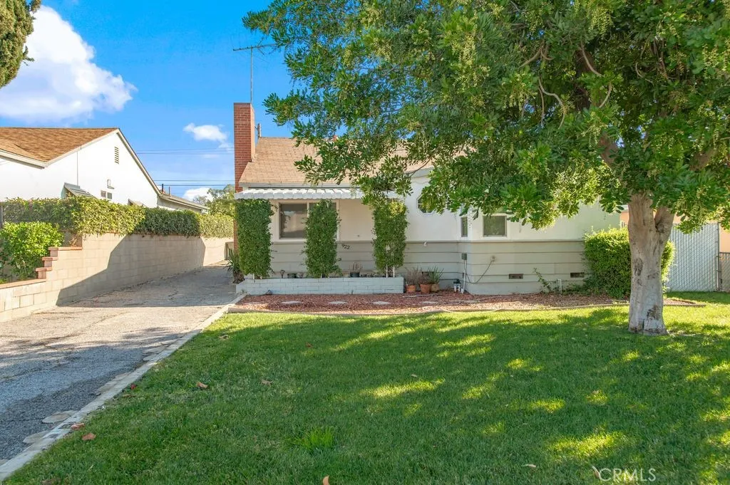 922 N 4th Avenue, Upland, California 91786 home-pic-1