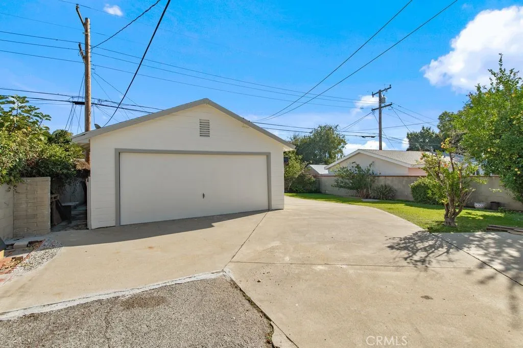 922 N 4th Avenue, Upland, California 91786 home-pic-20