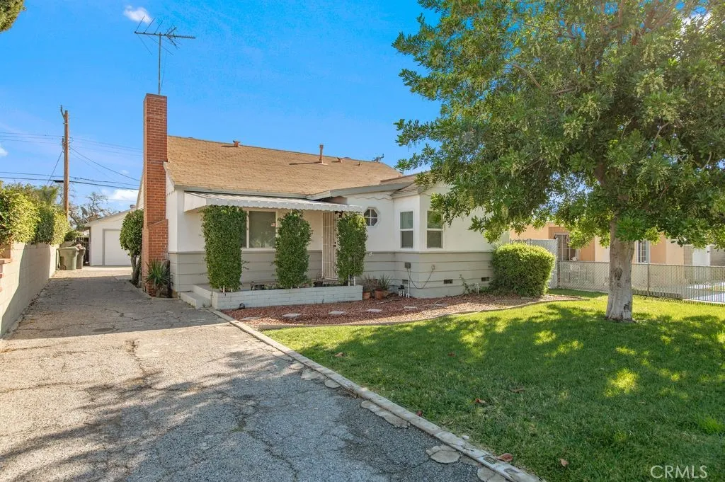 922 N 4th Avenue, Upland, California 91786 home-pic-2