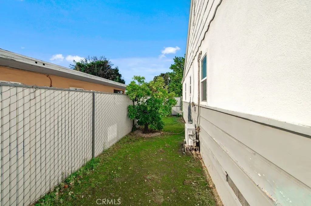 922 N 4th Avenue, Upland, California 91786 home-pic-32