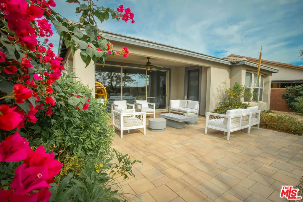 82425 Murray Canyon Drive, Indio, California 92201 home-pic-37