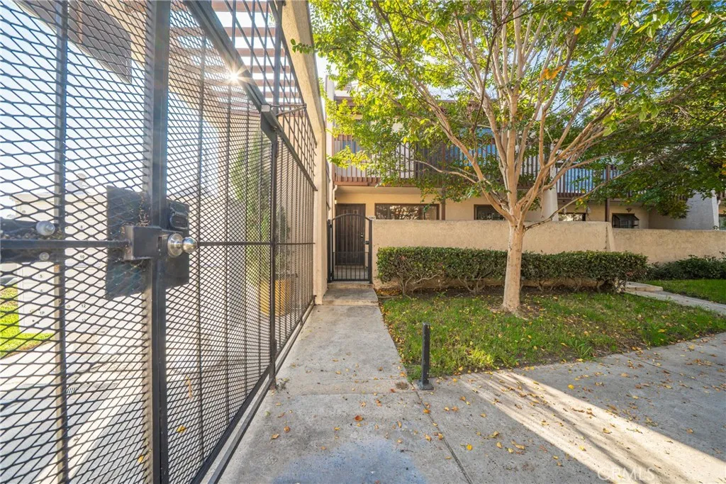 10663 Bell, Stanton, California 90680 home-pic-36