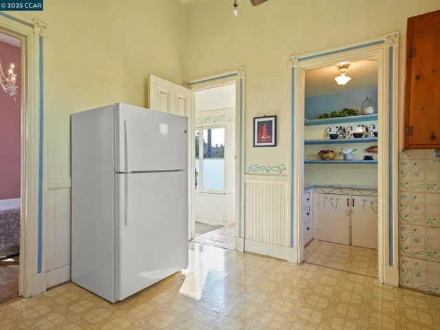 2154 Encinal Ave, Alameda, California 94501