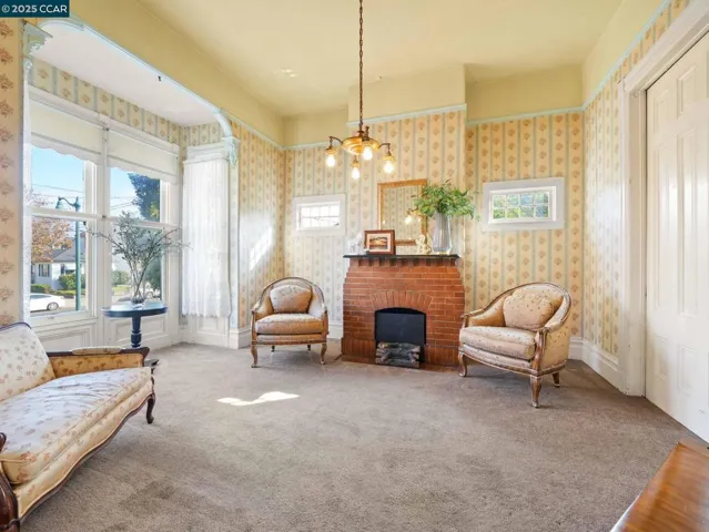 2154 Encinal Ave, Alameda, California 94501