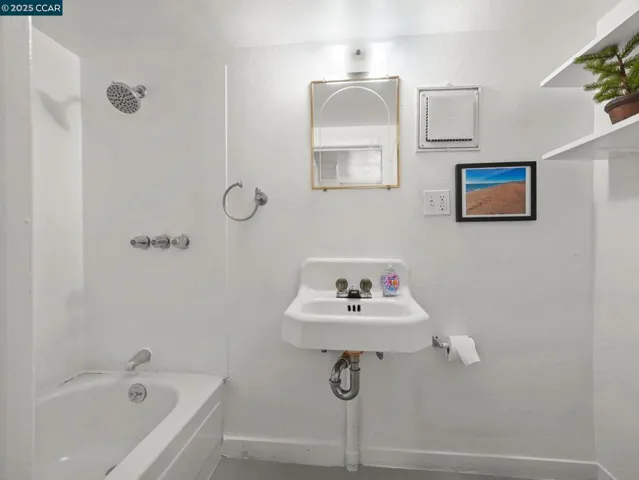 2154 Encinal Ave, Alameda, California 94501