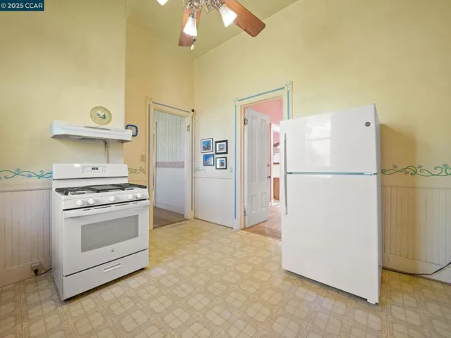2154 Encinal Ave, Alameda, California 94501