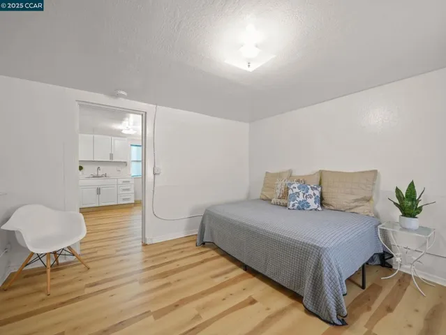 2154 Encinal Ave, Alameda, California 94501