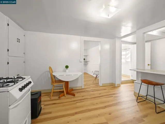 2154 Encinal Ave, Alameda, California 94501