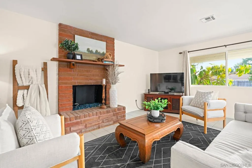 14105 Durhullen Dr, Poway, California 92064 home-pic-10