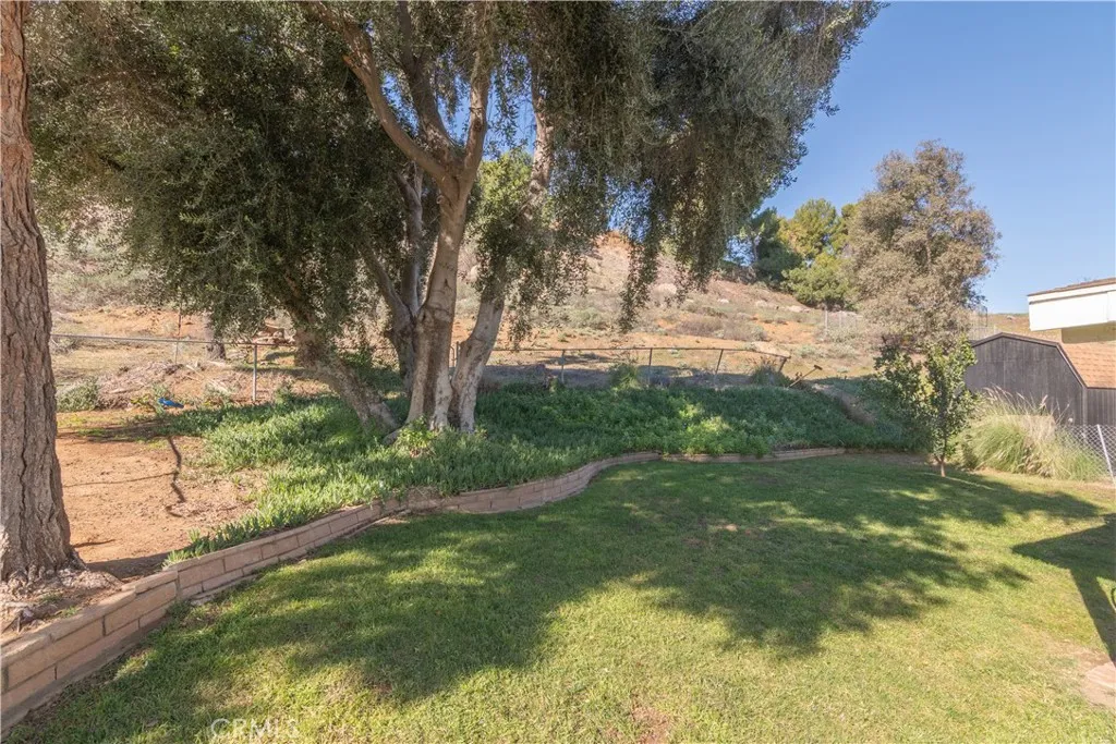 8303 Whispering Tree, Jurupa Valley, California 92509 home-pic-36