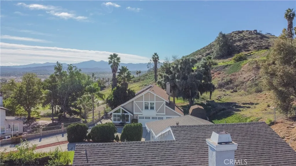 8303 Whispering Tree, Jurupa Valley, California 92509 home-pic-6