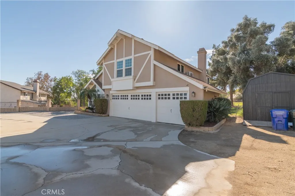 8303 Whispering Tree, Jurupa Valley, California 92509 home-pic-2