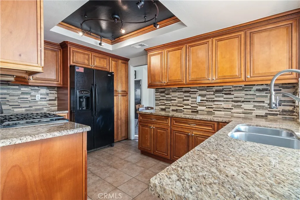 8303 Whispering Tree, Jurupa Valley, California 92509 home-pic-15