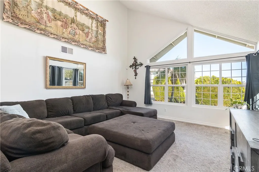 8303 Whispering Tree, Jurupa Valley, California 92509 home-pic-9