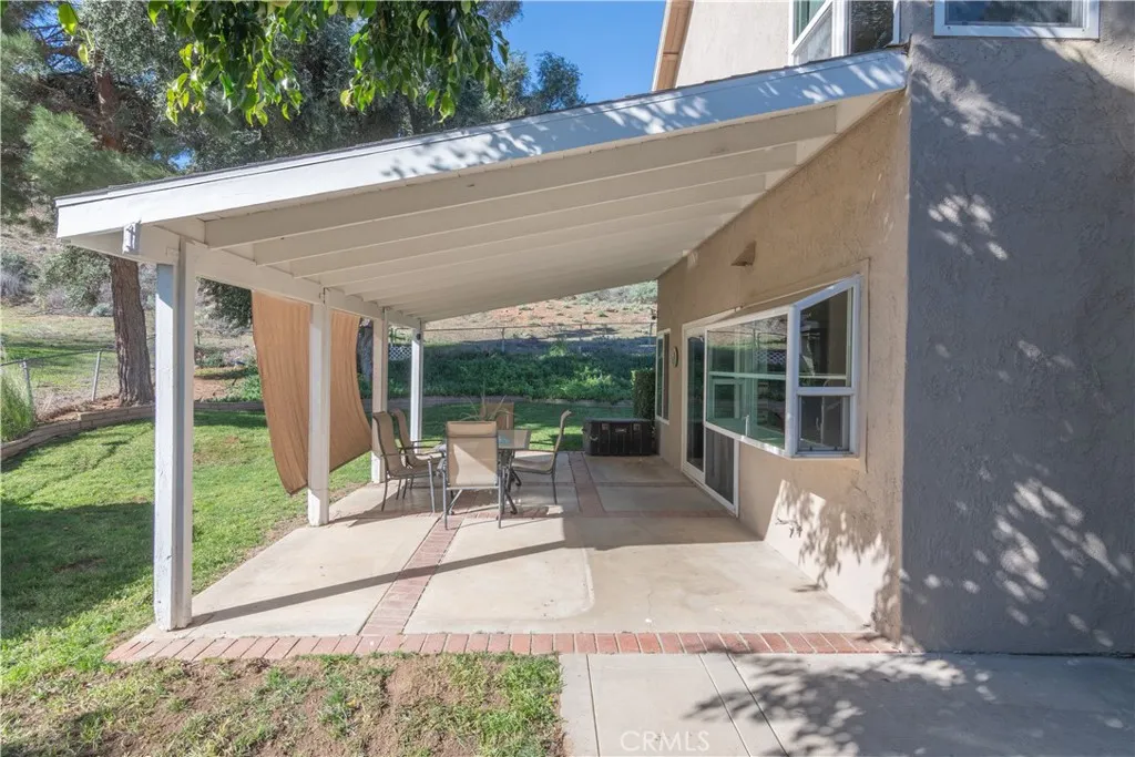 8303 Whispering Tree, Jurupa Valley, California 92509 home-pic-32