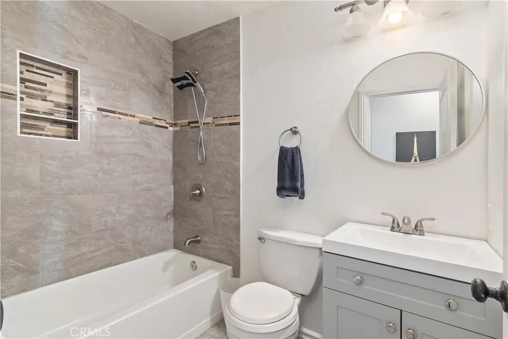 8303 Whispering Tree, Jurupa Valley, California 92509 home-pic-25