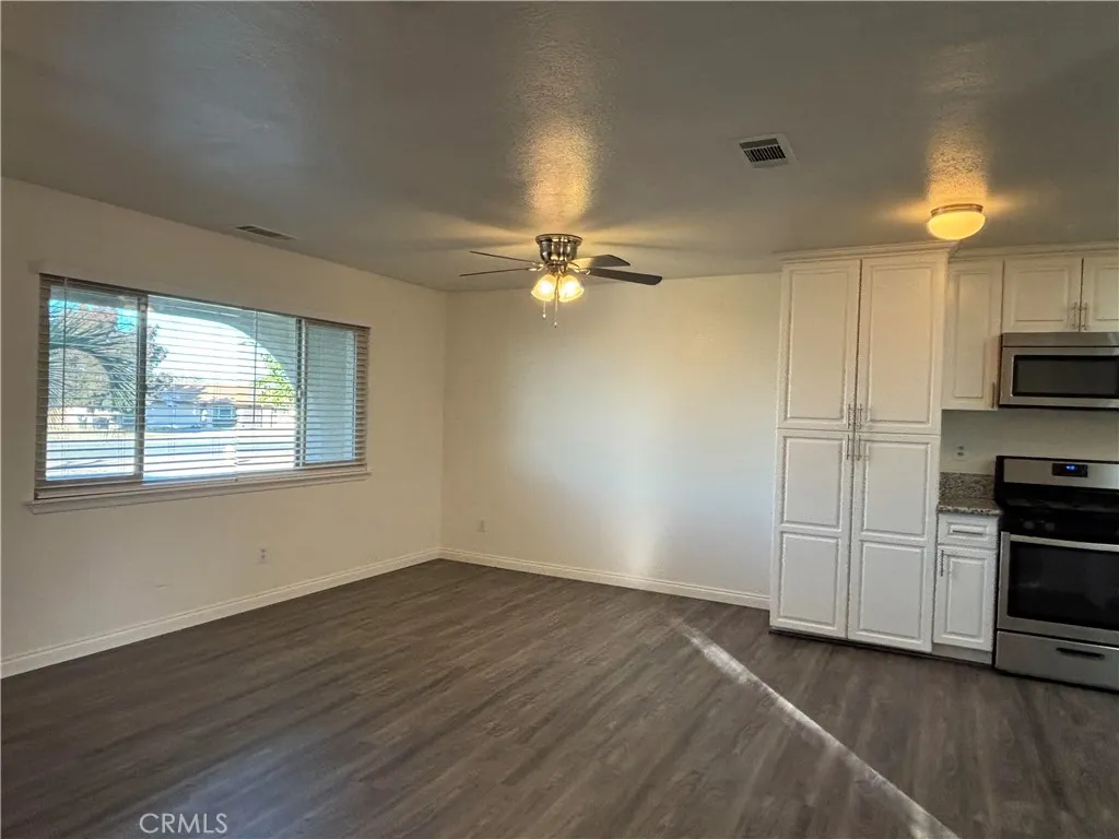 15137 Luna Road, Victorville, California 92392 home-pic-3