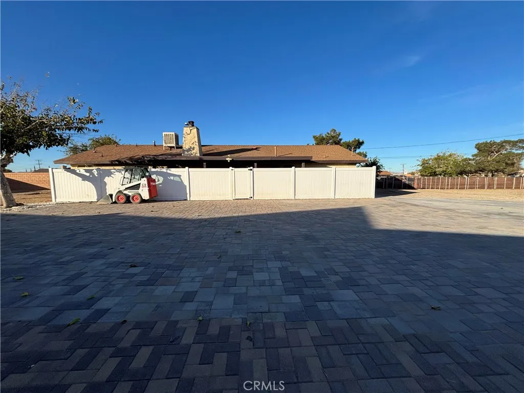 15137 Luna Road, Victorville, California 92392 home-pic-9