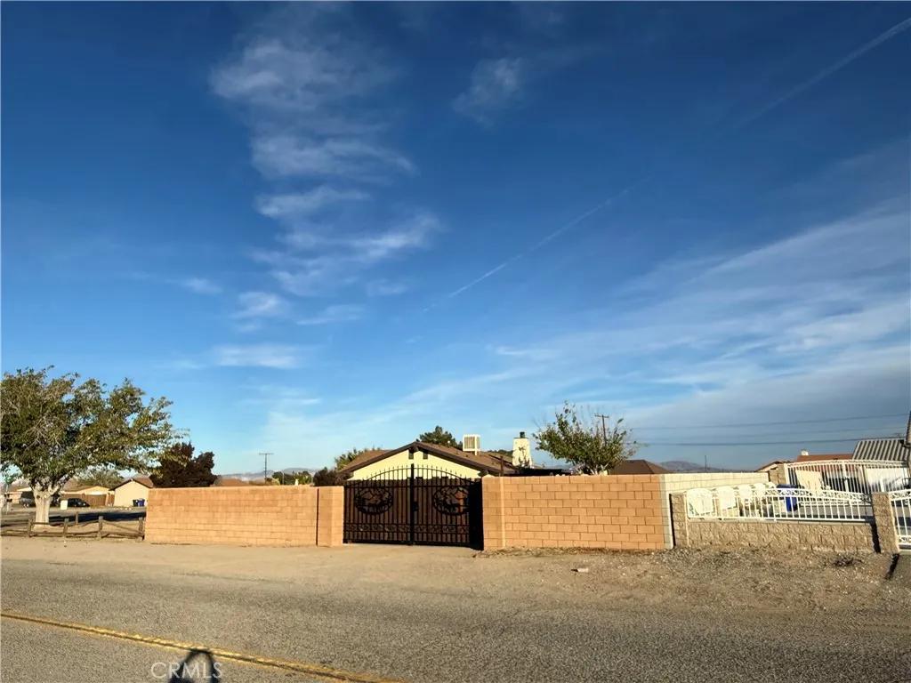 15137 Luna Road, Victorville, California 92392 home-pic-17