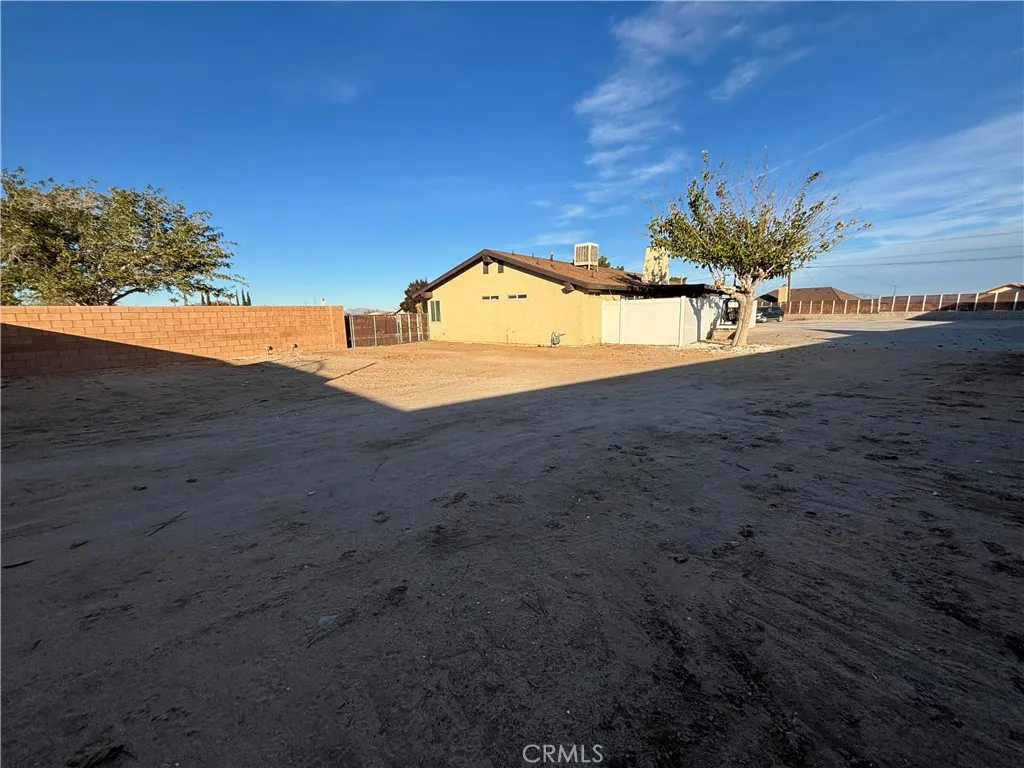 15137 Luna Road, Victorville, California 92392 home-pic-15