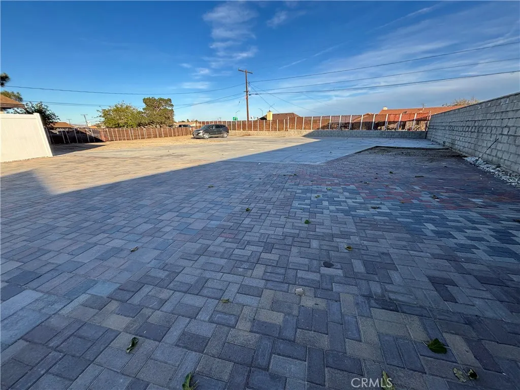 15137 Luna Road, Victorville, California 92392 home-pic-19