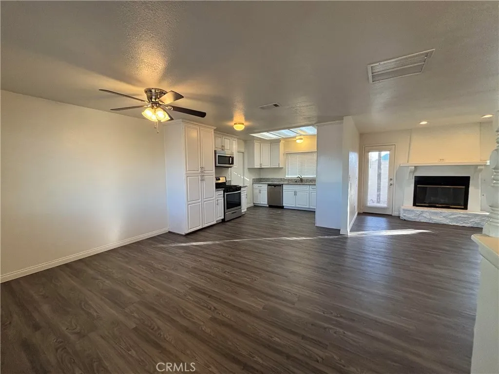 15137 Luna Road, Victorville, California 92392 home-pic-2