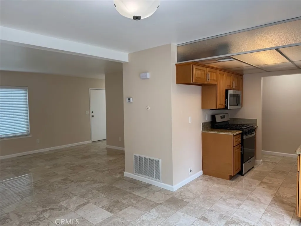 1115 Clark Street, Riverside, California 92501 home-pic-4