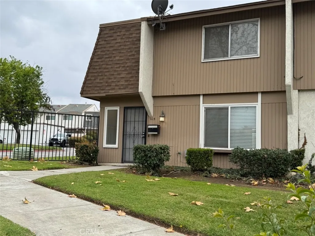 1115 Clark Street, Riverside, California 92501 home-pic-19