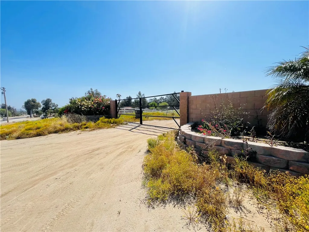 22285 Old Elsinore Rd