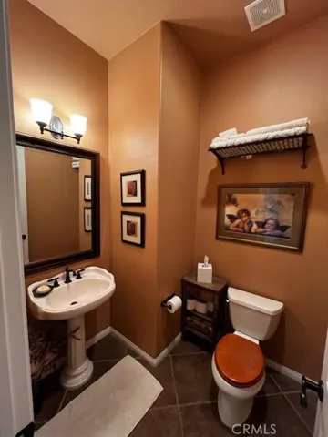 Downstairs 1/2 bath