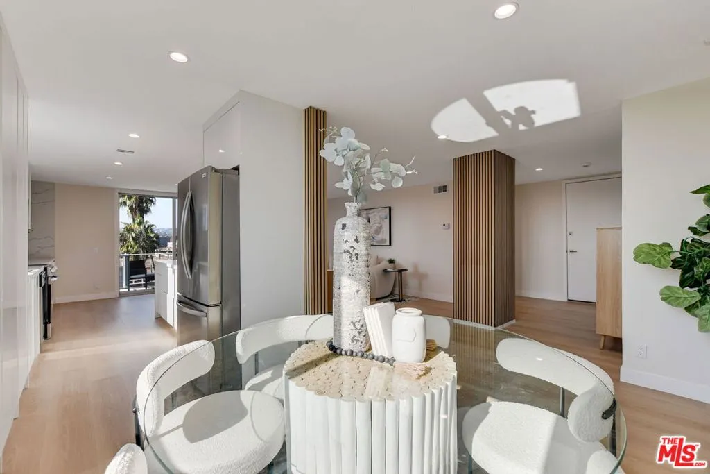 100 S Doheny Drive 705, Los Angeles, California 90048 home-pic-13