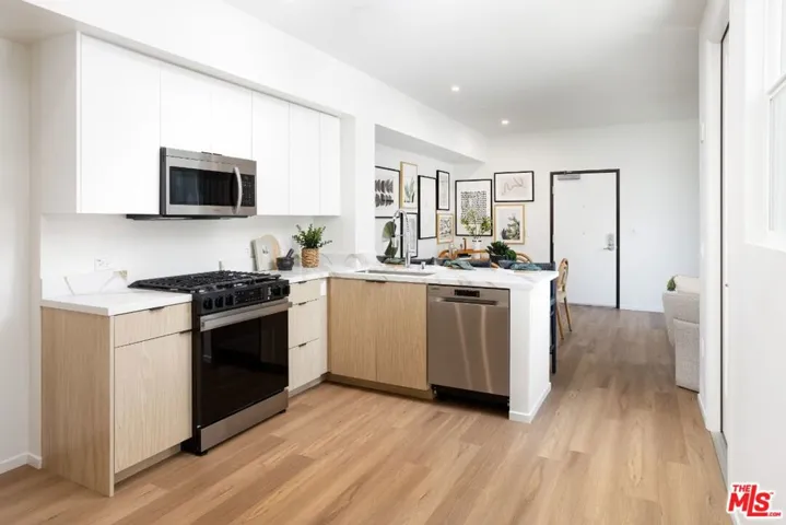 Virtually staged model home ph