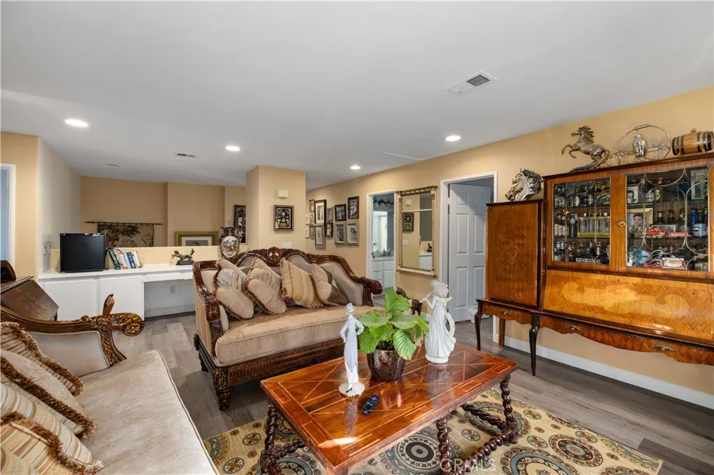 3734 Las Palmas, Palmdale, California 93550 home-pic-5