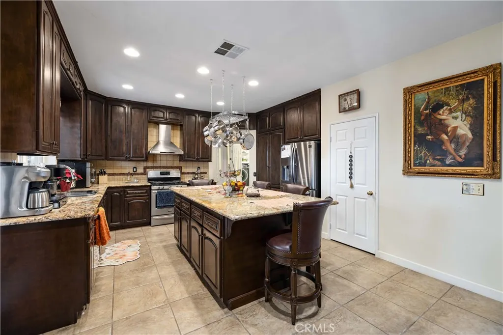 3734 Las Palmas, Palmdale, California 93550 home-pic-7