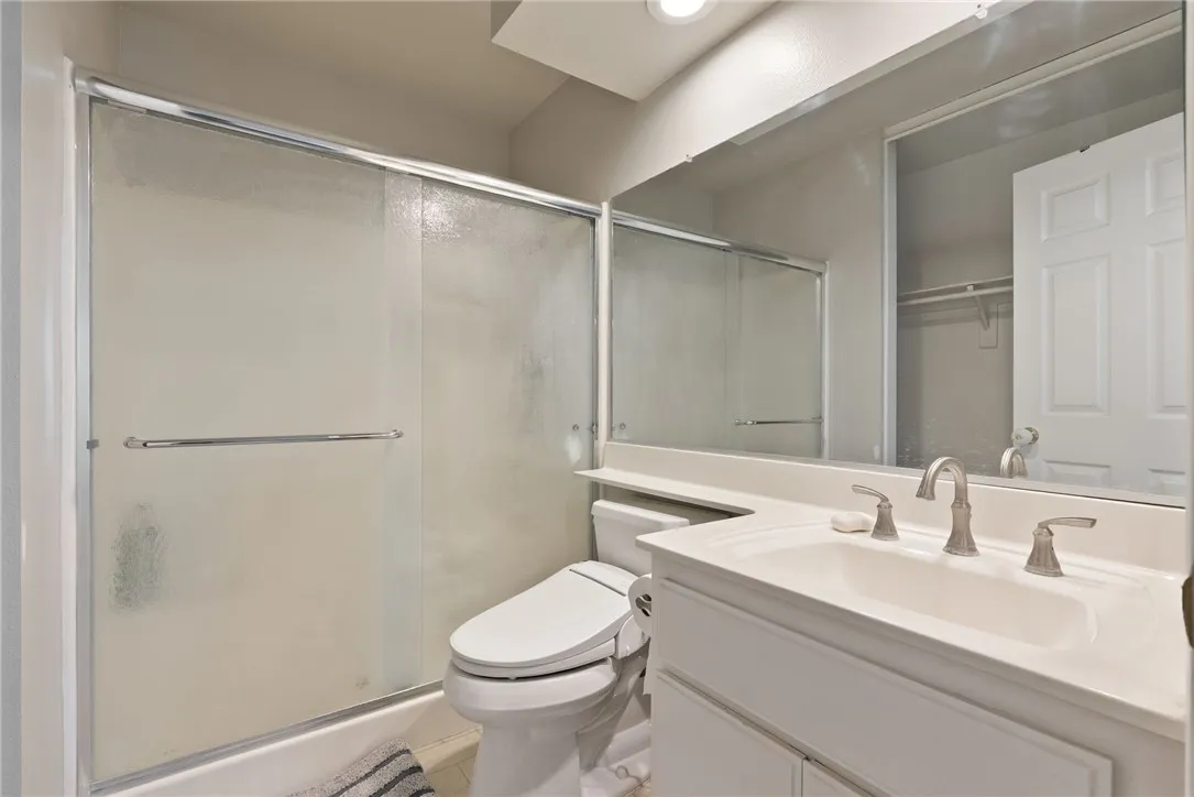 576 N Clemson Drive 114, Anaheim, California 92801 home-pic-14