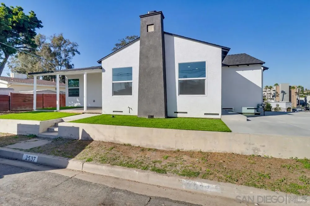 2537 E E 13th St, National City, California 91950 home-pic-2