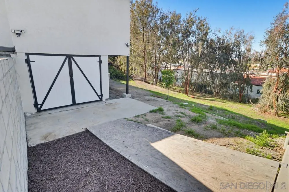 2537 E E 13th St, National City, California 91950 home-pic-7